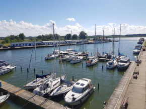 Ferienwohnung Yachthafenidyll - direkte Wasserlage am Hafen in Karlshagen